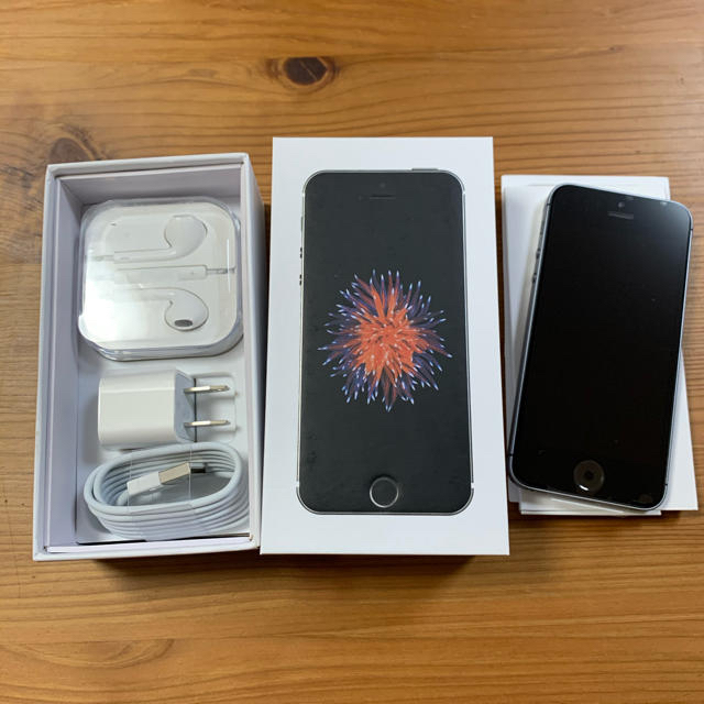 iPhone SE Space Gray 64GB リファービッシュ