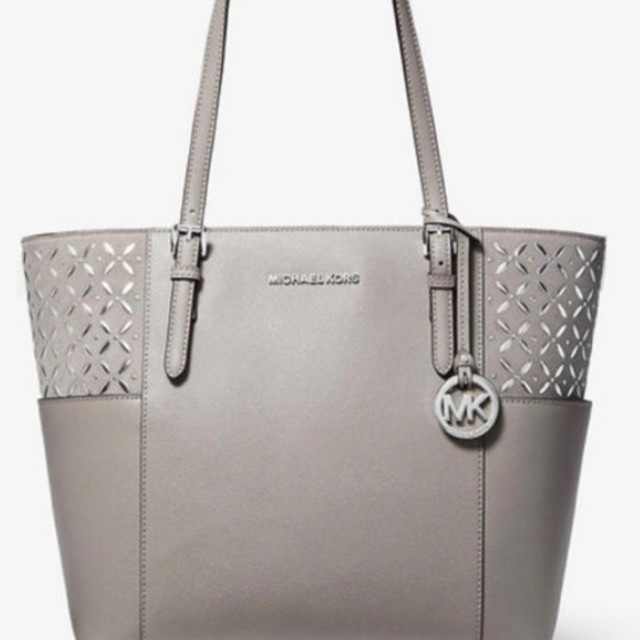 Michael Kors(マイケルコース)の◆未使用品◆MICHAEL KORS　チャーム＊ レディースのファッション小物(キーホルダー)の商品写真