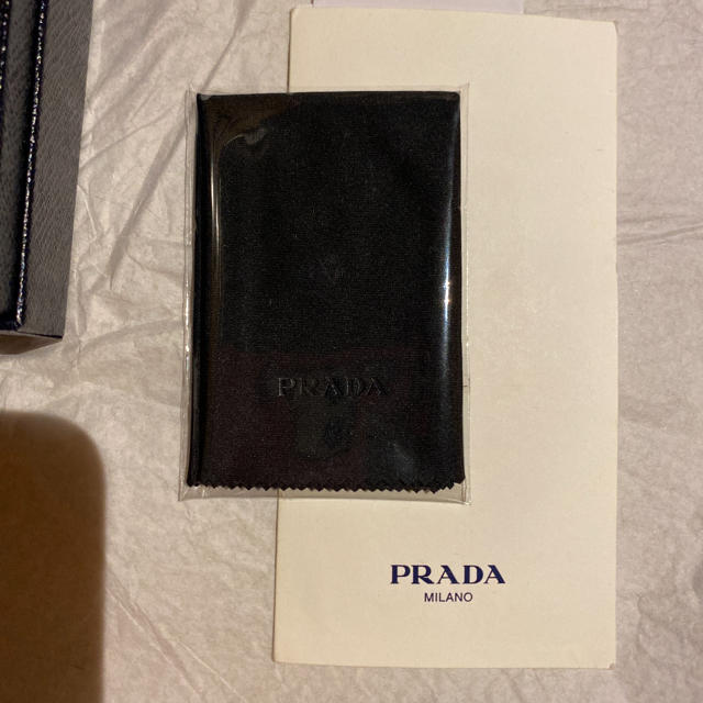PRADA(プラダ)のPRADA プラダメガネクリーナー　新品 レディースのファッション小物(サングラス/メガネ)の商品写真
