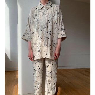 ステュディオス(STUDIOUS)のCLANE LINE FLOWER OVER SHIRT/シャツ(シャツ/ブラウス(半袖/袖なし))