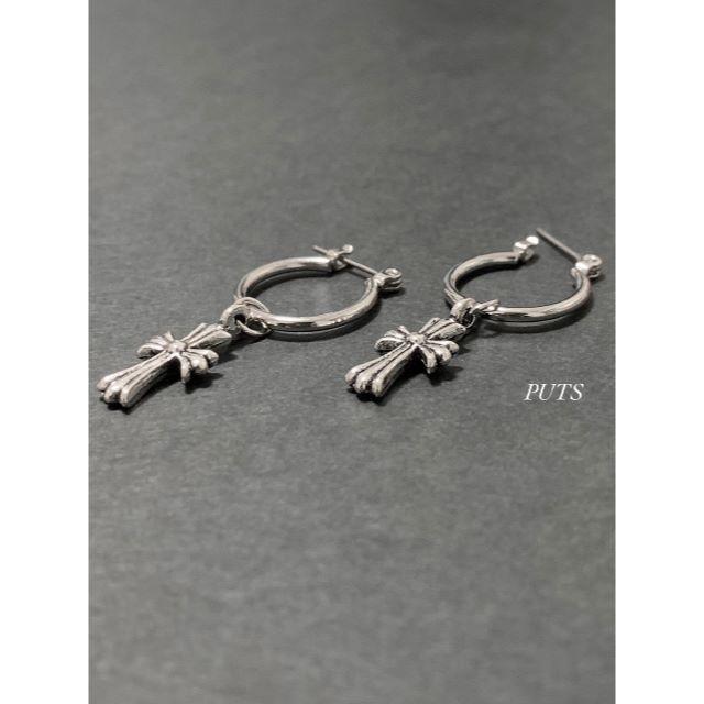 Chrome Hearts(クロムハーツ)の新型・送料込!!【フープピアス＋クロス シルバー 2個】クロムハーツ好きに♪ メンズのアクセサリー(ピアス(両耳用))の商品写真