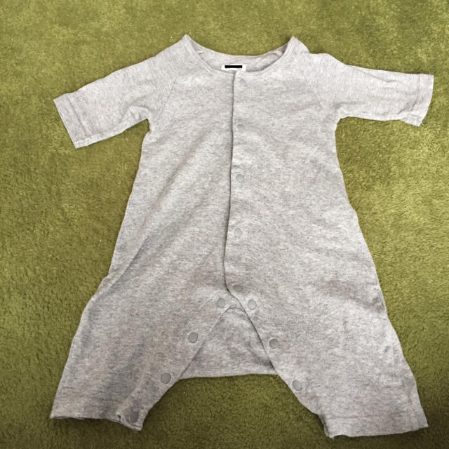 ベルメゾン(ベルメゾン)のグレーの肌着♡70㎝ キッズ/ベビー/マタニティのベビー服(~85cm)(肌着/下着)の商品写真