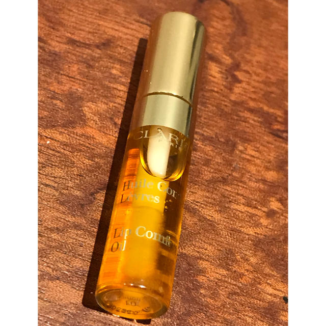 CLARINS(クラランス)のクラランス コンフォートリップオイル　01 honey ハニー　2.8ml コスメ/美容のコスメ/美容 その他(その他)の商品写真