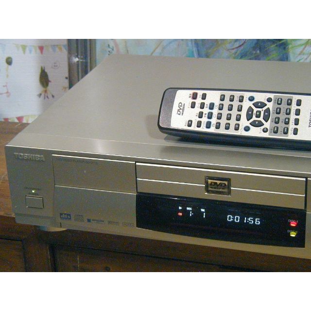東芝SD-3110. DVD/CD プレーヤー ２枚のディスクが入ります。動作良