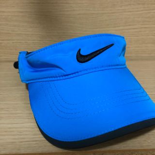 ナイキ(NIKE)の【ほぼ未使用】ナイキゴルフ　サンバイザー  軽量　ブルー　フリーサイズ56(その他)