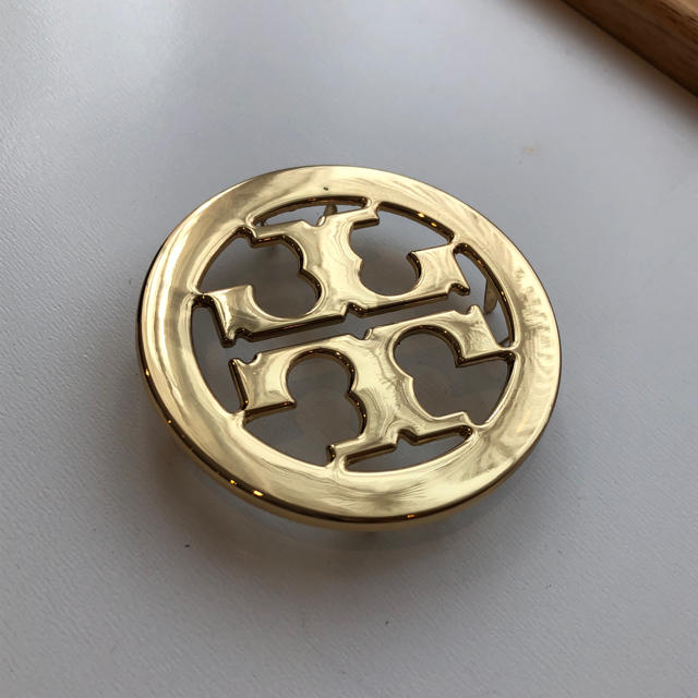 Tory Burch(トリーバーチ)のトリーバーチ　バックルのみ ハンドメイドの素材/材料(各種パーツ)の商品写真