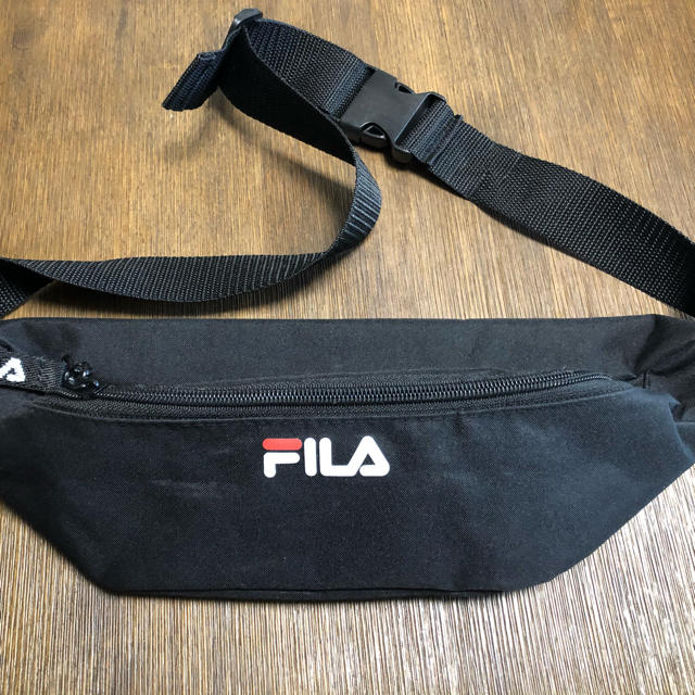 FILA(フィラ)のフィラ　ムック本　付録　ウエストポーチ　ボディバック レディースのバッグ(ボディバッグ/ウエストポーチ)の商品写真