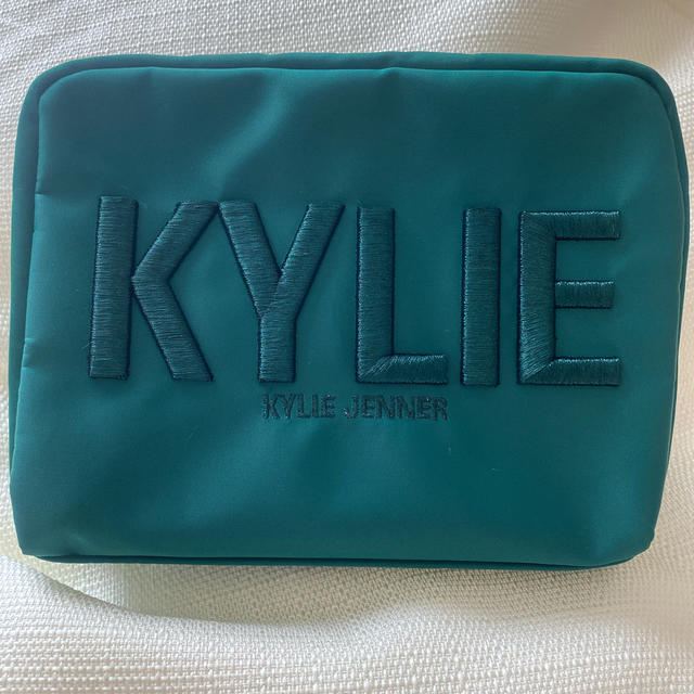 Kylie Cosmetics(カイリーコスメティックス)のカイリーコスメティック　ポーチ　美品 レディースのファッション小物(ポーチ)の商品写真