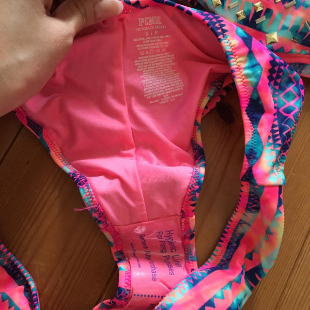 Victoria's Secret(ヴィクトリアズシークレット)の未使用！ピンク 派手バンドゥー レディースの水着/浴衣(水着)の商品写真