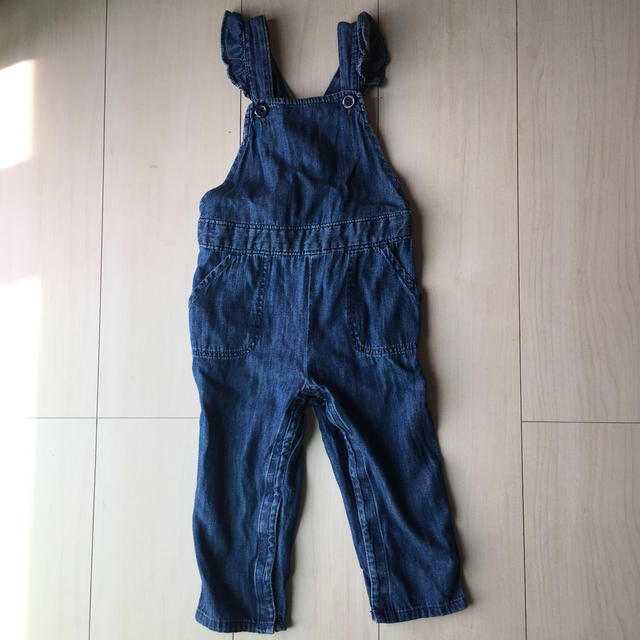 GAP(ギャップ)のGAP GAPBABY デニムサロペット サイズ80 バースデイ　ZARA キッズ/ベビー/マタニティのベビー服(~85cm)(ロンパース)の商品写真