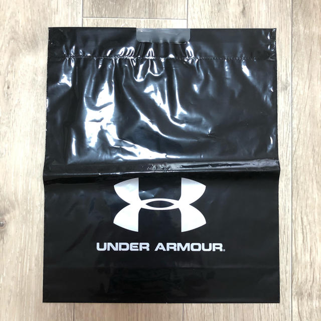 UNDER ARMOUR(アンダーアーマー)のアンダーアーマー　ショップ袋　5枚セット　ショップビニール袋　ビニール袋　黒 レディースのバッグ(ショップ袋)の商品写真