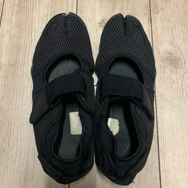 新品 NIKE AIR RIFT エアリフト ブラック 26㎝ アローズ購入