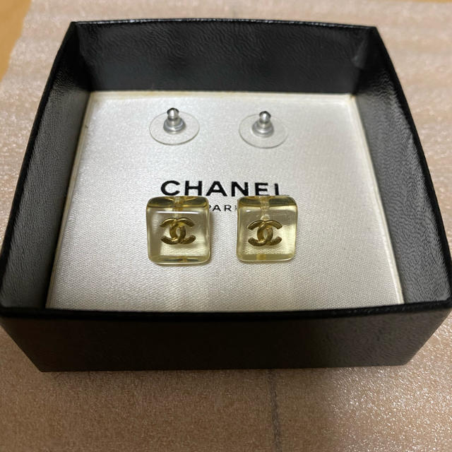 CHANEL(シャネル)のCHANEL クリアピアス ハンドメイドのアクセサリー(ピアス)の商品写真