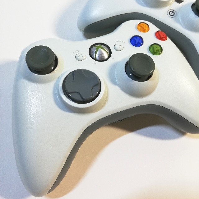 Xbox360(エックスボックス360)のMicrosoft　Xbox ワイヤレスコントローラー 2個 エンタメ/ホビーのゲームソフト/ゲーム機本体(その他)の商品写真