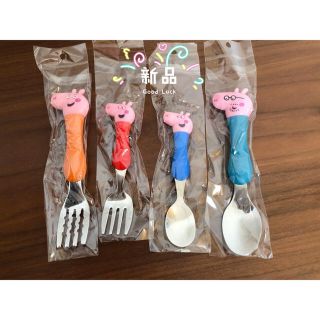 新品　Peppa Pig ペッパーピッグ   スプーンとフォーク4本セット☆(カトラリー/箸)