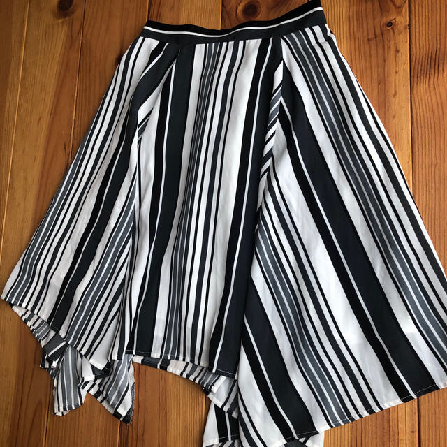 CECIL McBEE(セシルマクビー)のセシル　ストライプスカート  レディースのスカート(ひざ丈スカート)の商品写真