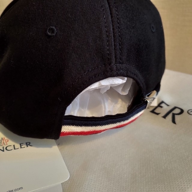 MONCLER(モンクレール)の新品！黒モンクレール ロゴ キャップ MONCLER 野球 帽子 人気 メンズの帽子(キャップ)の商品写真
