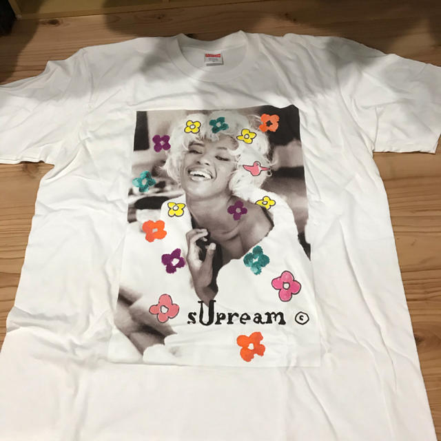 メンズsupreme  ナオミ　キャンベル　キムタク着