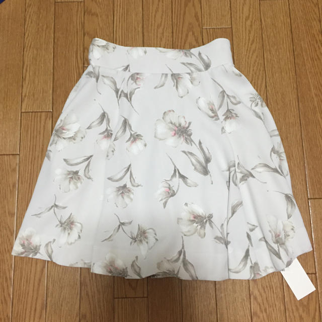 SNIDEL(スナイデル)の花柄フレアスカート レディースのスカート(ミニスカート)の商品写真