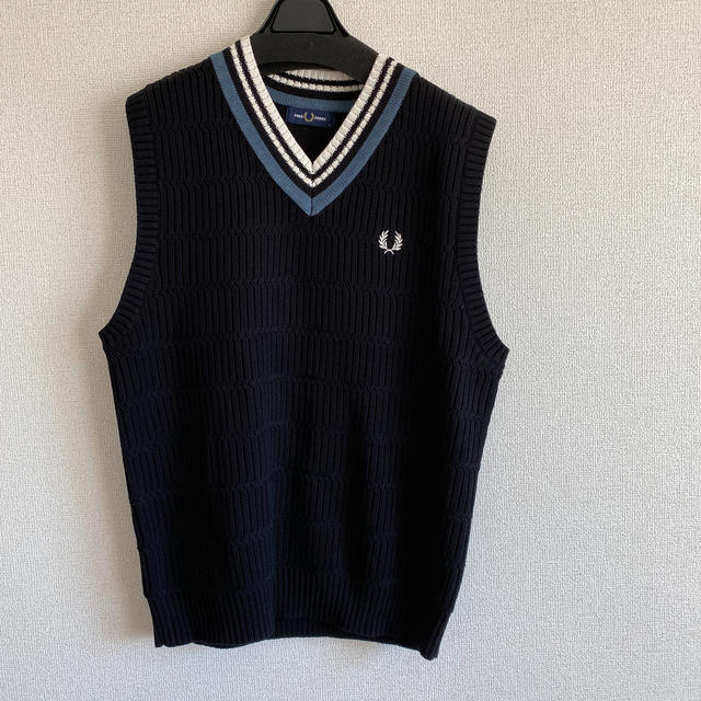 FRED PERRY(フレッドペリー)のフレッドペリーベスト メンズのトップス(ベスト)の商品写真