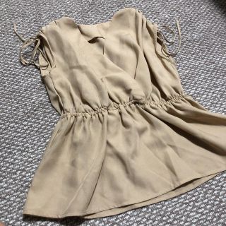 シマムラ(しまむら)のniko様専用。しまむら　カシュクールトップス　ベージュ(シャツ/ブラウス(半袖/袖なし))