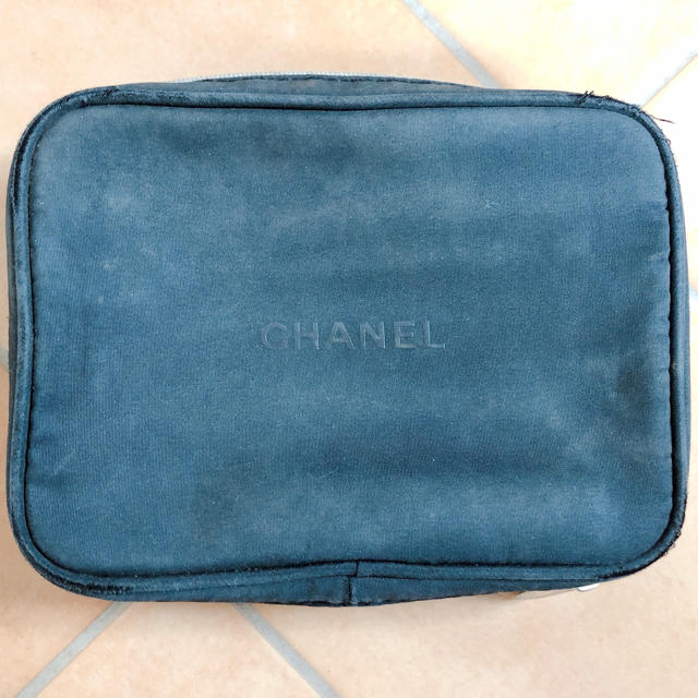 CHANEL(シャネル)のシャネル　ポーチ  レディースのファッション小物(ポーチ)の商品写真