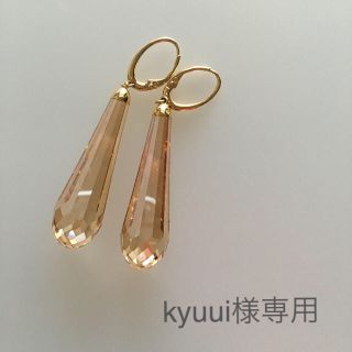 スワロフスキー(SWAROVSKI)のピアス(ピアス)