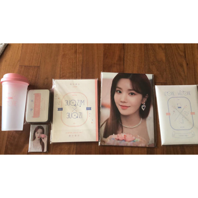 想像を超えての IZ*ONE ファンクラブ 入会特典 トレカ グッズ ポスト