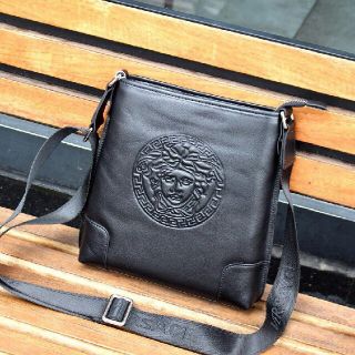 ヴェルサーチ(VERSACE)のVERSACE バックパック　リュック　新品　未使用(バッグパック/リュック)