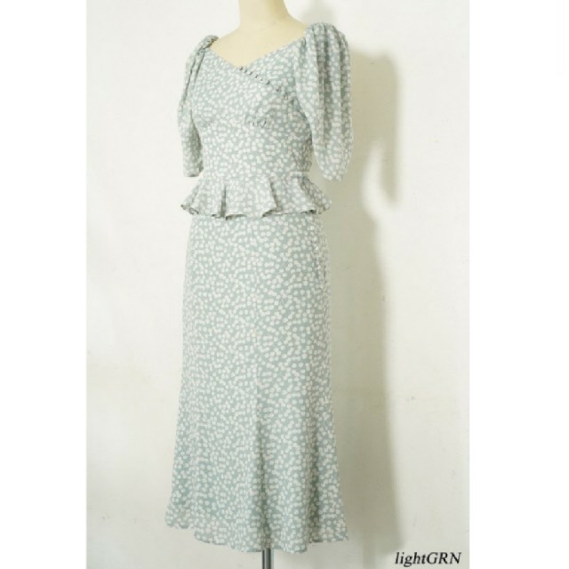 SNIDEL(スナイデル)の新品 Her lip to Cherry Pattern Two Piece レディースのレディース その他(セット/コーデ)の商品写真