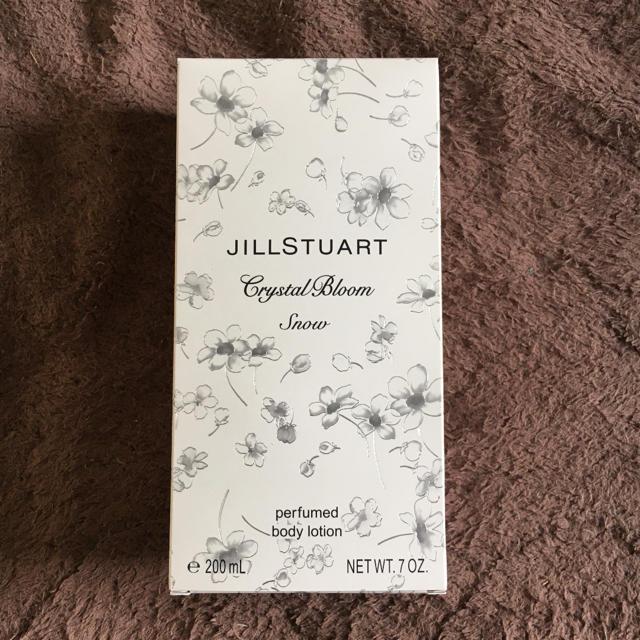 JILLSTUART(ジルスチュアート)の【新品】ジルスチュアート　ボディークリーム コスメ/美容のボディケア(ボディローション/ミルク)の商品写真