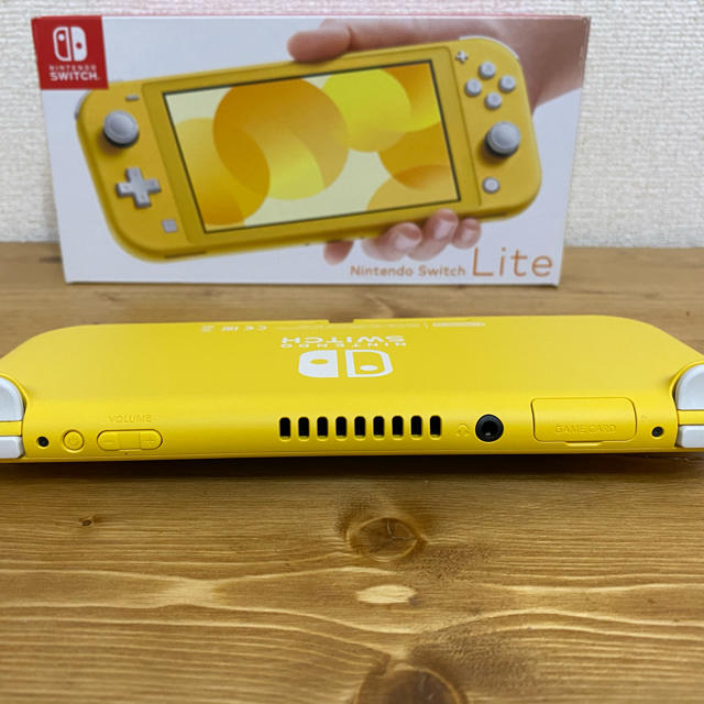 Nintendo Switch(ニンテンドースイッチ)のNintendo Switch Lite イエロー エンタメ/ホビーのゲームソフト/ゲーム機本体(家庭用ゲーム機本体)の商品写真