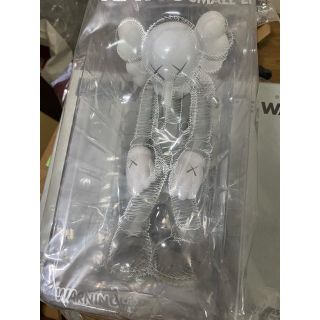 メディコムトイ(MEDICOM TOY)のKAWS SMALL LIE  グレー (ぬいぐるみ/人形)