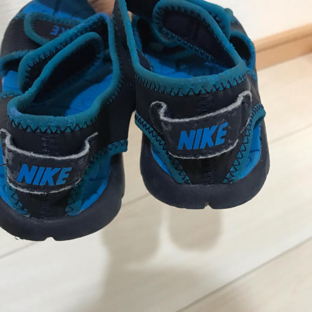 NIKE(ナイキ)のNIKEサンダル キッズ/ベビー/マタニティのキッズ靴/シューズ(15cm~)(サンダル)の商品写真