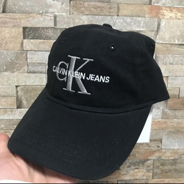Calvin Klein(カルバンクライン)の新品 未使用 カルバンクライン CKロゴ刺繍 キャップ ユニセックス ブラック レディースの帽子(キャップ)の商品写真