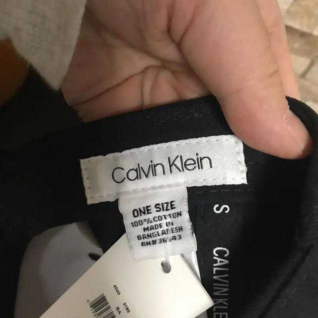 Calvin Klein(カルバンクライン)の新品 未使用 カルバンクライン CKロゴ刺繍 キャップ ユニセックス ブラック レディースの帽子(キャップ)の商品写真