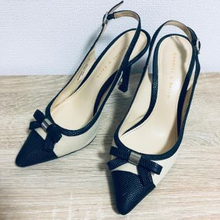 チャールズアンドキース(Charles and Keith)のバイカラーパンプス(ハイヒール/パンプス)