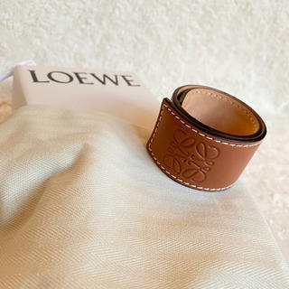 ロエベ(LOEWE)の【温泉卵 専用】LOEWE ロエベ スラップレザーブレスレット タン(ブレスレット/バングル)