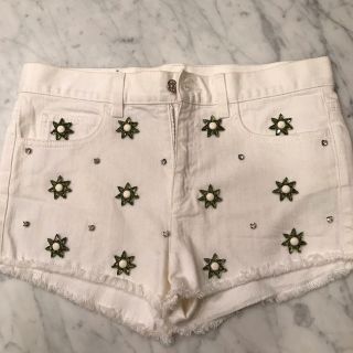 グッチ(Gucci)の【美品】GUCCI 花柄 ショートパンツ(ショートパンツ)