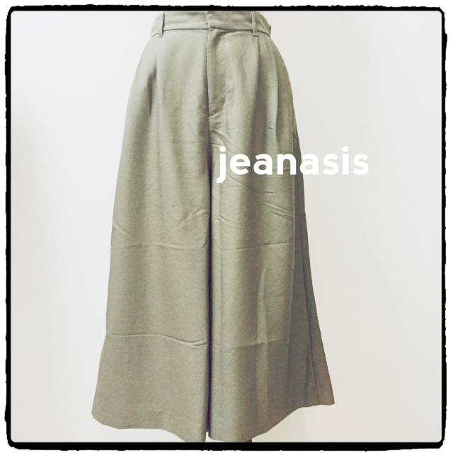 JEANASIS(ジーナシス)のジーナシス⭐️スカーチョ レディースのパンツ(クロップドパンツ)の商品写真