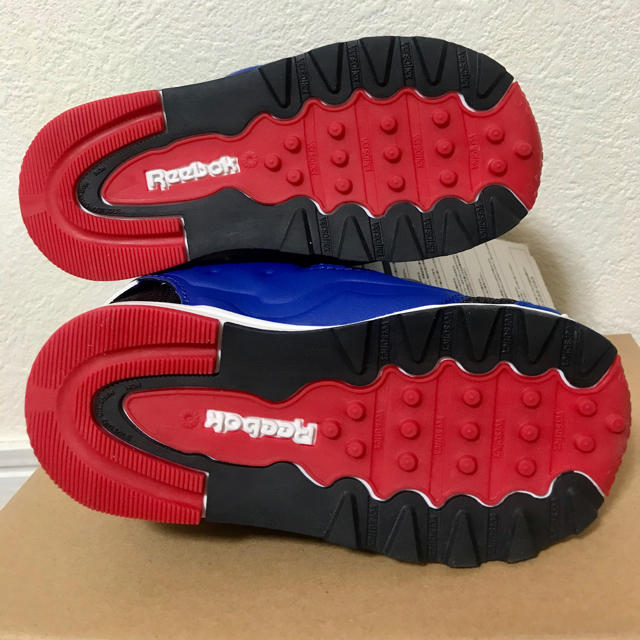 Reebok(リーボック)の【新品未使用】リーボック ポンプフューリー ジュニア　キッズ　14cm キッズ/ベビー/マタニティのベビー靴/シューズ(~14cm)(スニーカー)の商品写真