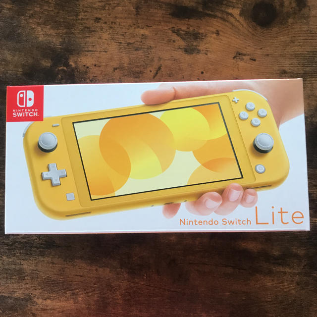 新品未開封　switch lite イエロー