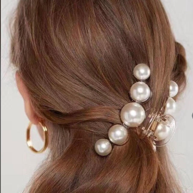 大きなパールバンズクリップ レディースのヘアアクセサリー(バレッタ/ヘアクリップ)の商品写真