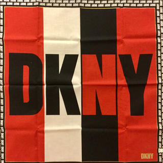 ダナキャランニューヨーク(DKNY)のDKNY  大判ハンカチ　ビッグロゴ　赤黒白3色ストライプ　ブルー様専用(ハンカチ/ポケットチーフ)