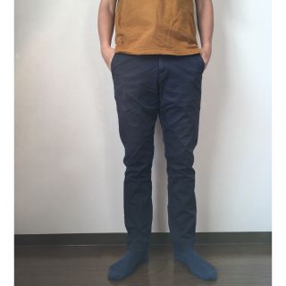 エイチアンドエム(H&M)のH&Mスキニーフィットパンツ　ネイビー（SKINNY FIT PANTS）(スラックス)