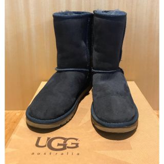 アグ(UGG)のUGG ムートンブーツ　ネイビー　23.5〜24.0(ブーツ)