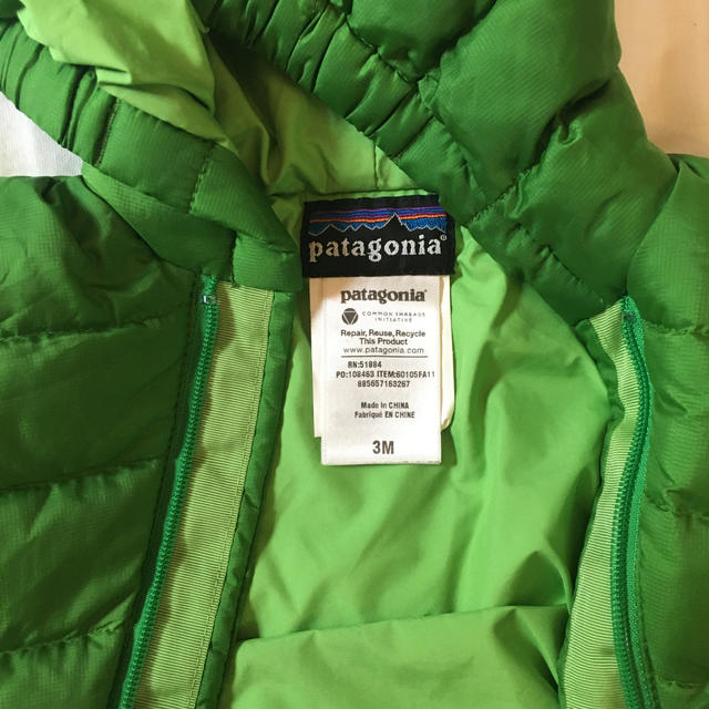 patagonia(パタゴニア)の🌟超美品🌟パタゴニア  ベビー用ダウン キッズ/ベビー/マタニティのベビー服(~85cm)(ジャケット/コート)の商品写真