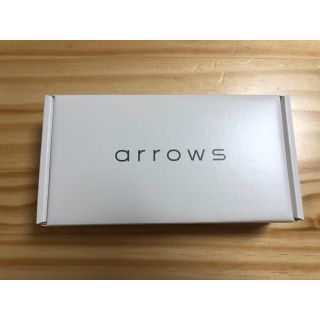 アローズ(arrows)の富士通のarrows M05(スマートフォン本体)