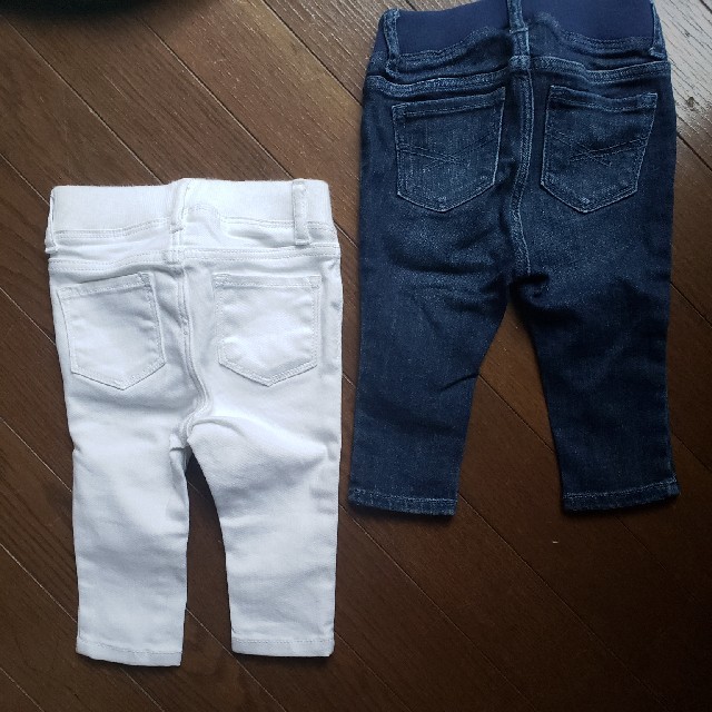 babyGAP(ベビーギャップ)のMeGu様専用　babyGAP　デニム　70　２枚セット キッズ/ベビー/マタニティのベビー服(~85cm)(パンツ)の商品写真