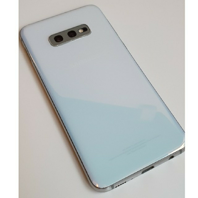 SAMSUNG(サムスン)のGalaxy S10e スマホ/家電/カメラのスマートフォン/携帯電話(スマートフォン本体)の商品写真